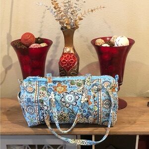 VERA BRADLEY BABY BAG DIAPER TOTE WITH PAD BALI BLUE RETIRED